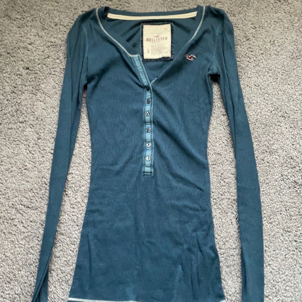 Navy blue button long sleeve. Small